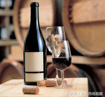 混酿酒与单品酒的特点及其在酒精饮料中的定位